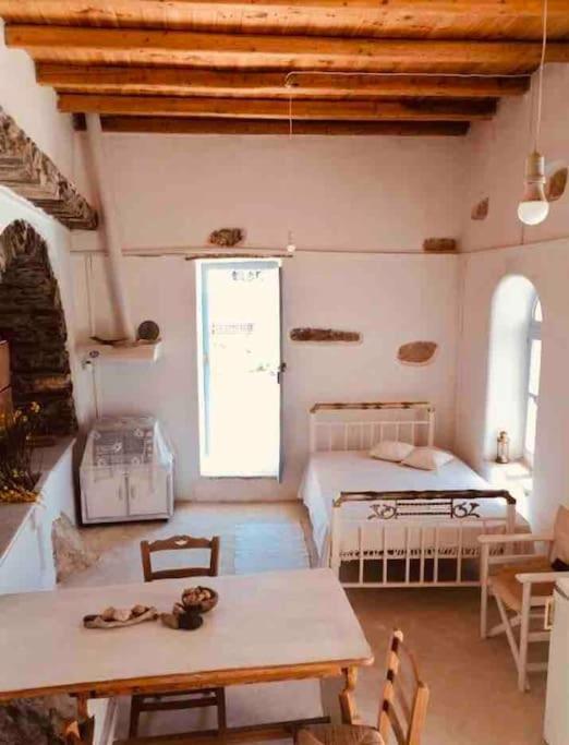 Naxos Mountain Retreat - Tiny House Build On Rock Διαμέρισμα Κόρωνος Εξωτερικό φωτογραφία
