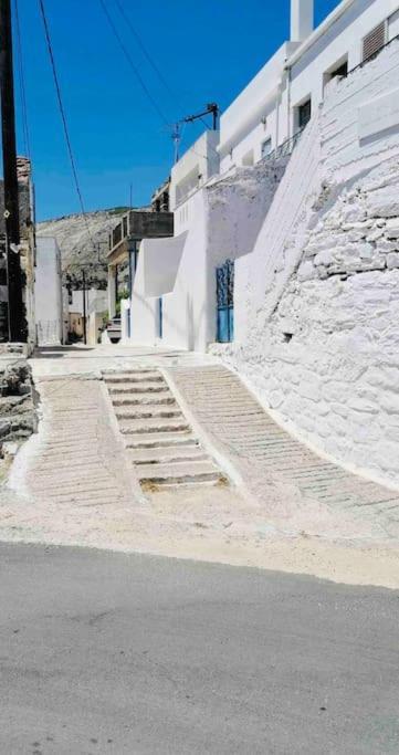 Naxos Mountain Retreat - Tiny House Build On Rock Διαμέρισμα Κόρωνος Εξωτερικό φωτογραφία